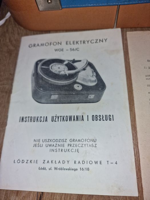 2 Pick-up vechi , funcționabil doar 1