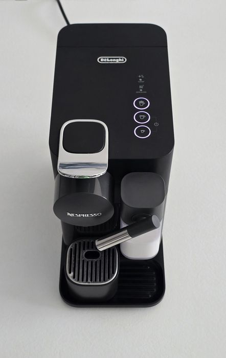 Espressor Nespresso De'Longhi Lattissima One