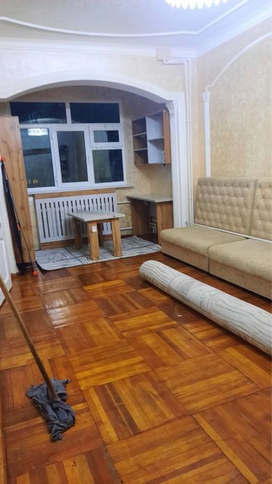 Yashnabod metrosi yonida 3 xonali uyga 4-talaba qiz kerak