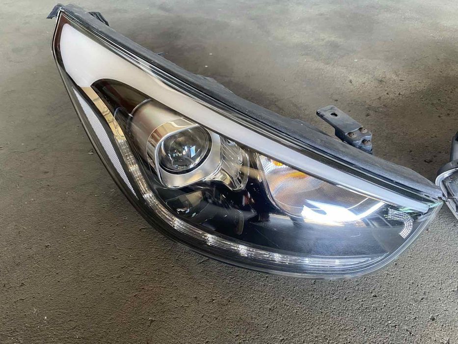 Фар за Hyundai IX35