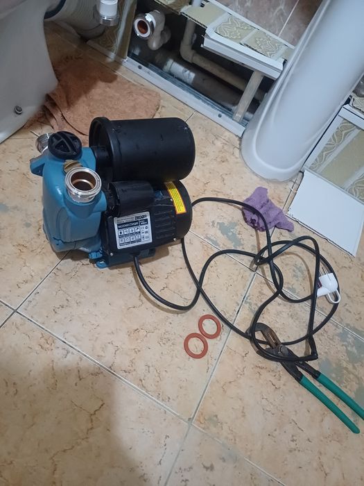 Продаётся насос водяной