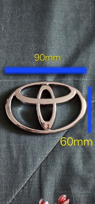 Продам значок Toyota