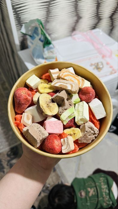 Сублимированный мороженные и фрукты