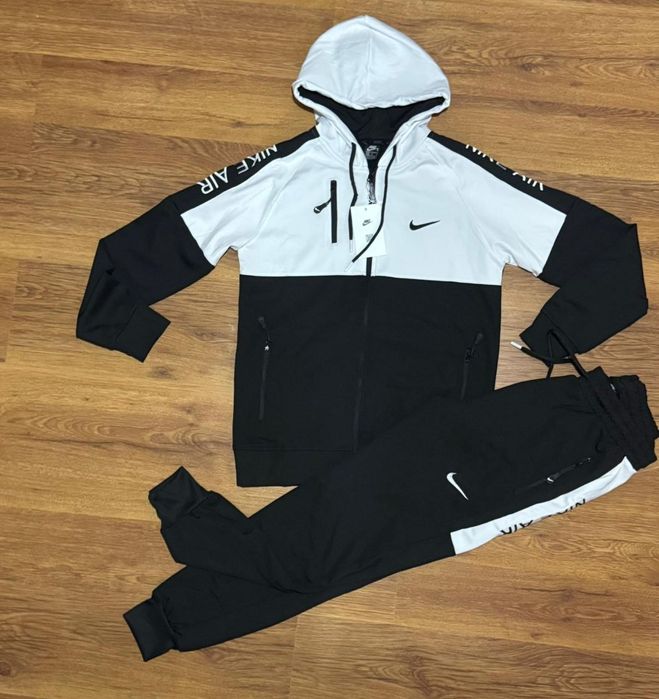 Treninguri Unisex! Toate mărimile disponibile!