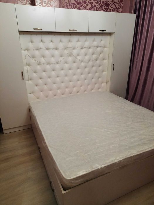 Продам спальный гарнитур