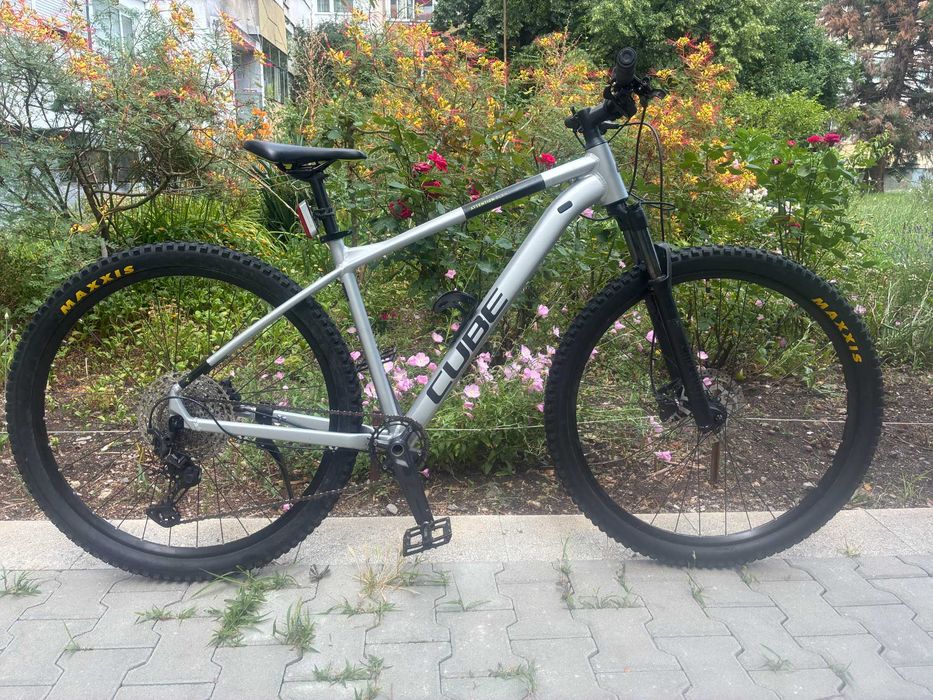 Cube Attention SLX 29"