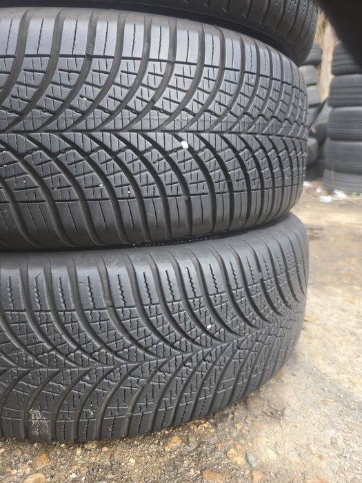 4бр. 215 60 17 Goodyear всесезонни.