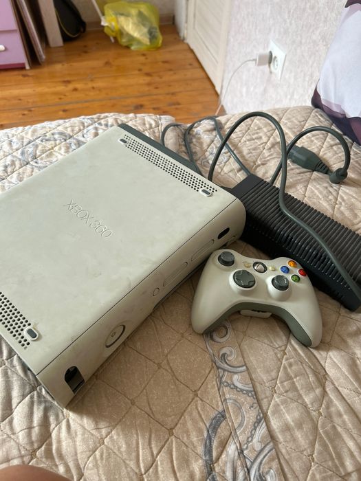 Продам xbox 360 120гб с игрой