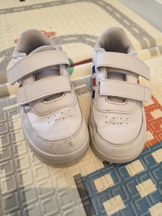 Маратонки Adidas за момче номер 26