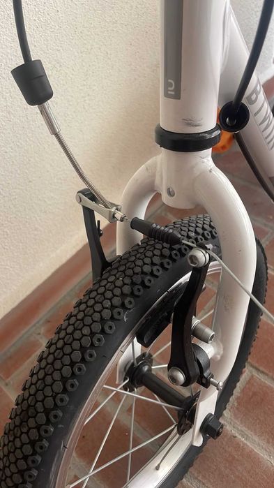 Bicicleta B-Twin aproape noua, folosita de doar 4 ori, stare impecabila !!!