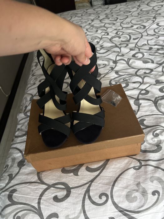 Босоножко новый 38 размер