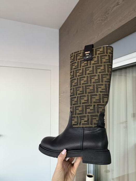 Fendi естествена кожа ботуши кафяви