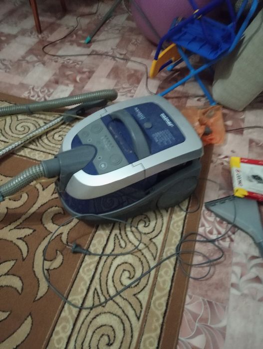 Продам пылесос земер