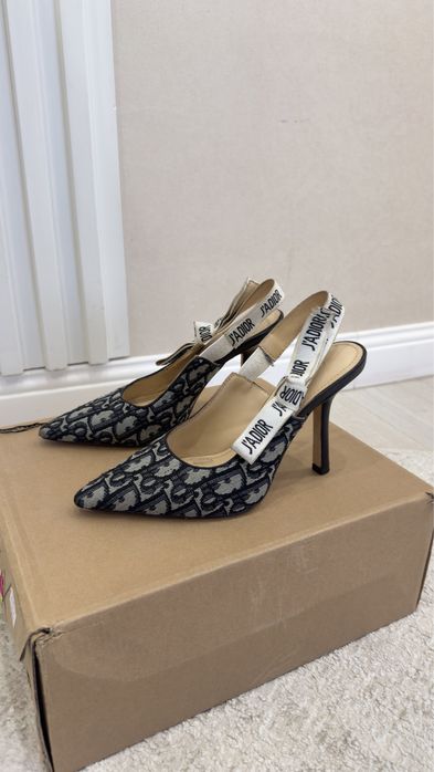 Продаю босоножки Dior