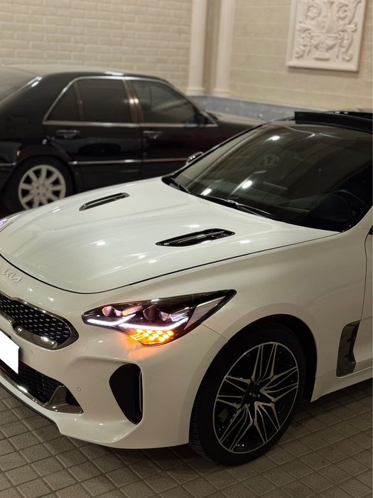 Kia stinger 2022 AWD