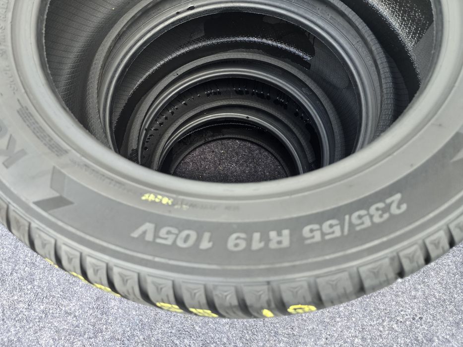 235 55 19 kumho m+s