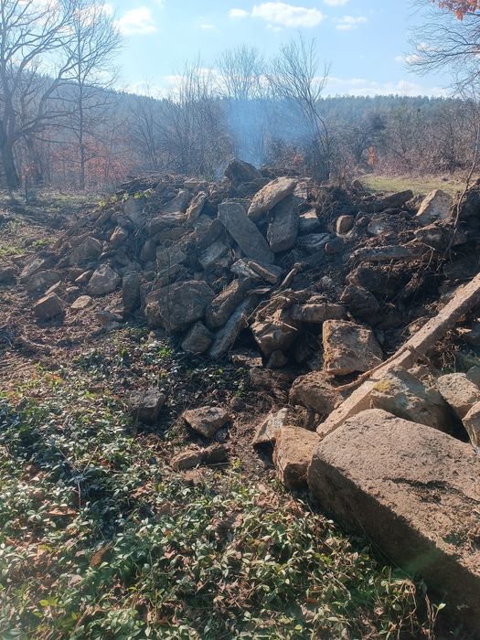 Продавам дялан камък