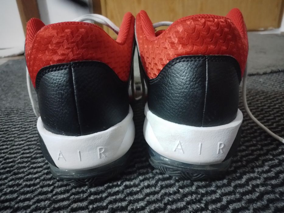 Jordan max aura 3