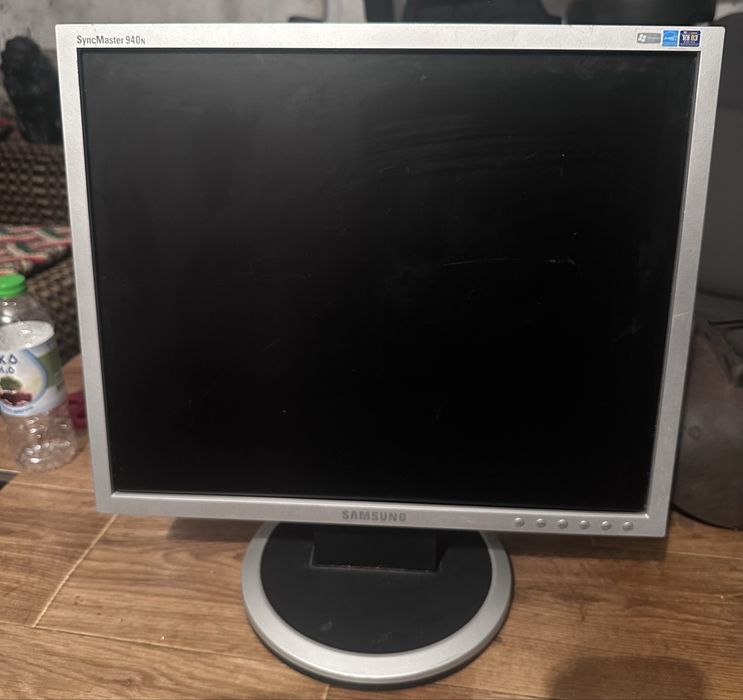 Монитор Samsung Syncmaster 940n 19 инча