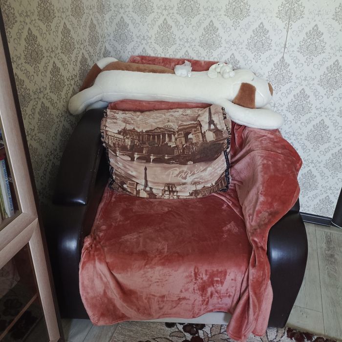 Продам диван и кресло