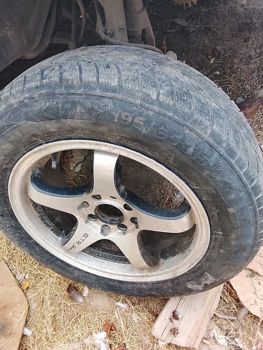 Титанки R 15"диски универсальные вместе с шинами
