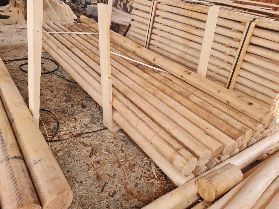 Lemn de stejar strunjit pe rotund