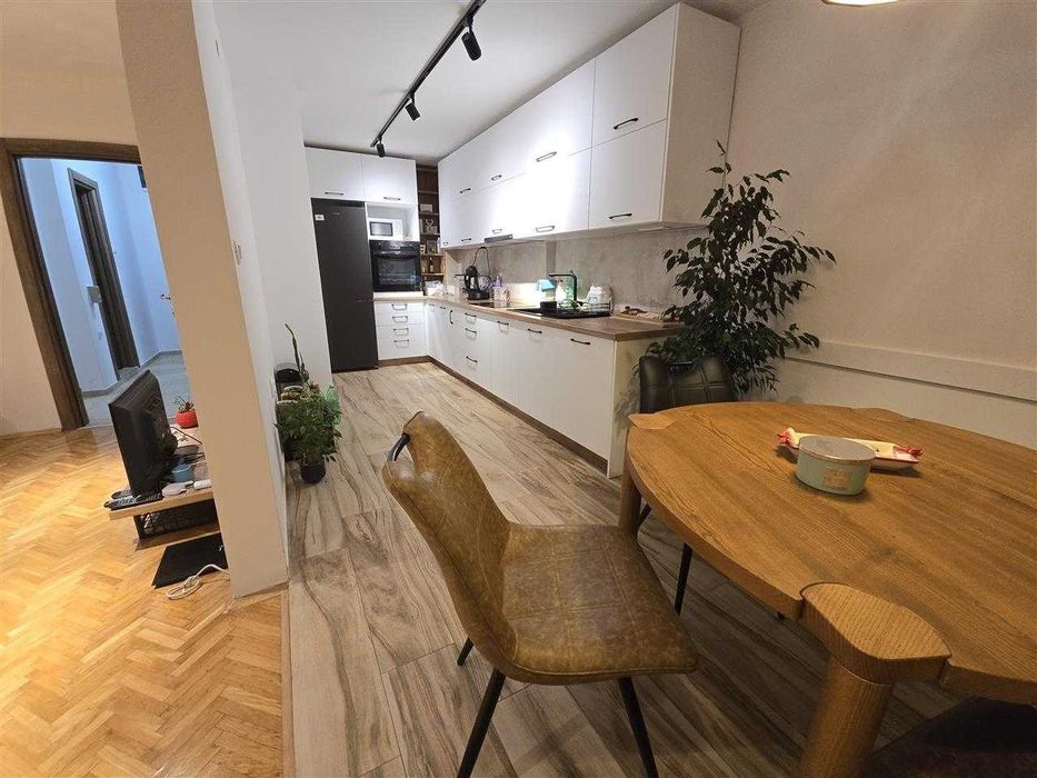 Дава се под наем Двустаен апартамент в Бургас, Възраждане - 53 кв.м за 229.5 € - Снимка #2