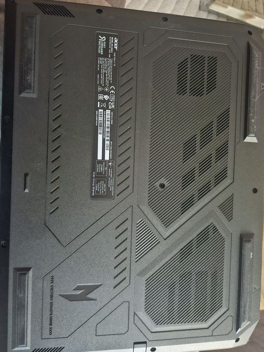 Acer Nitro V16 Ryzen5