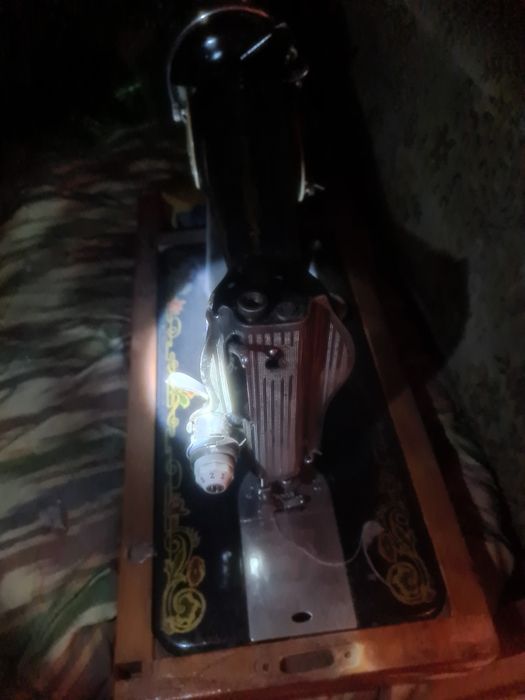 Швейная машинка Зингер