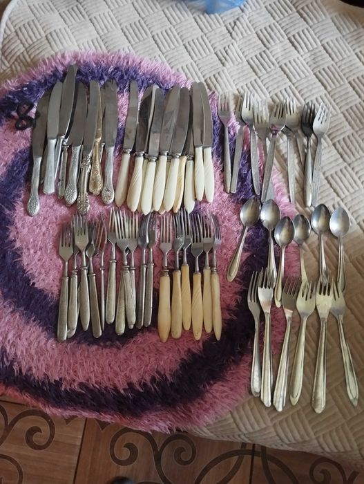 Вилки ложки столовые