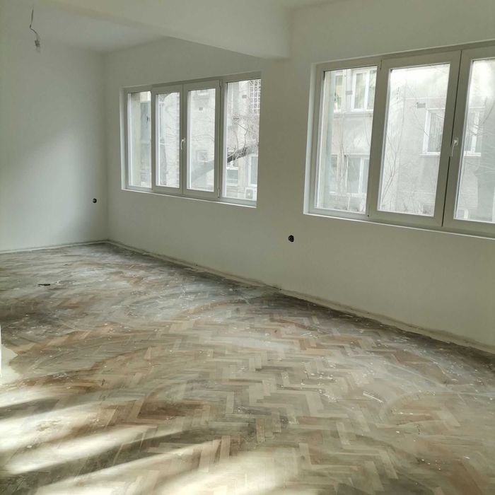 Продава се Тристаен апартамент в Варна, Зимно кино Тракия - 82 кв.м за 1933 €/кв.м - Снимка #5