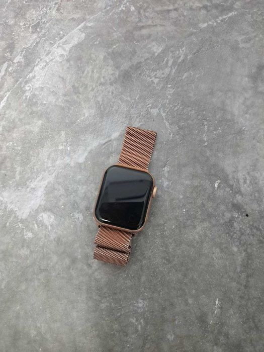 Apple Watch Series 4 40mm (902231 г. Кокшетау, ул. Абая 128, 21)
