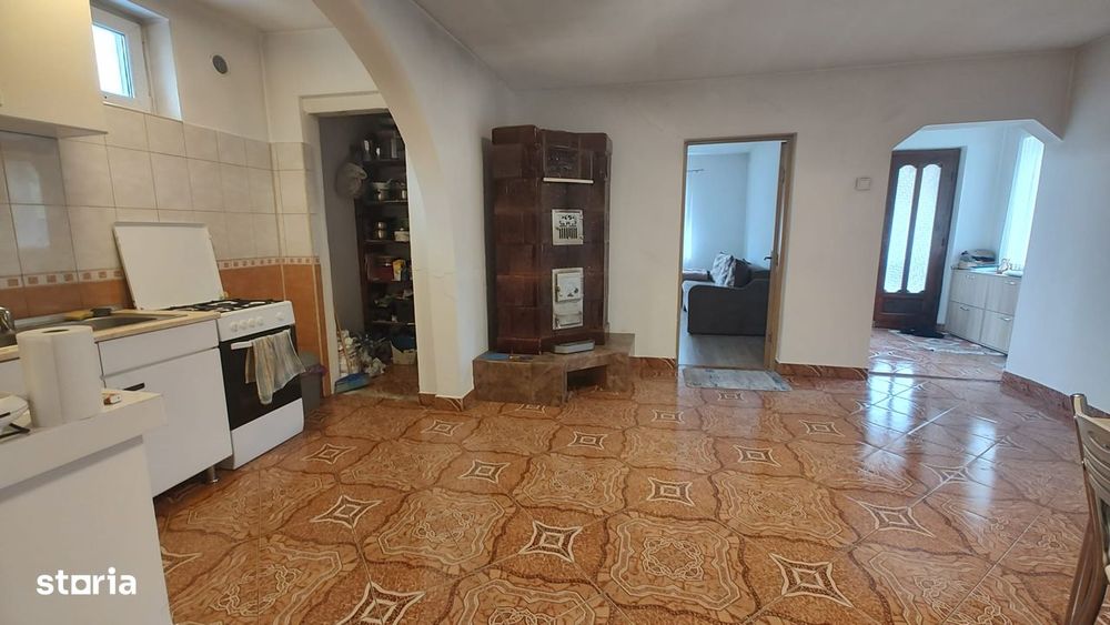 De vanzare casa,zona Ceangai