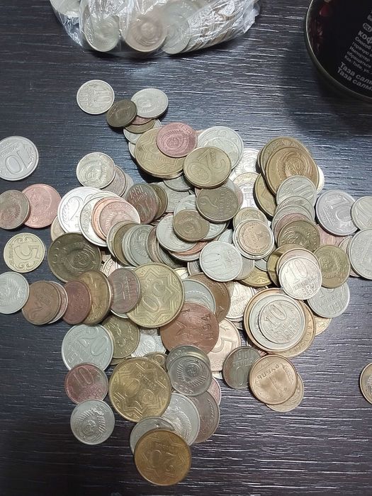 Монеты разные цена договорная