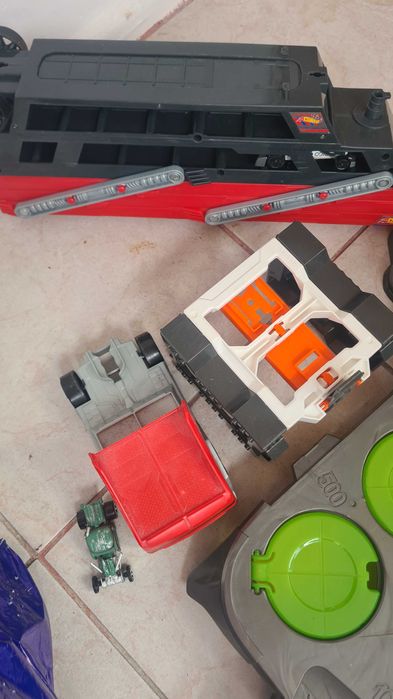 Jucarii Lego si Hot Wheels