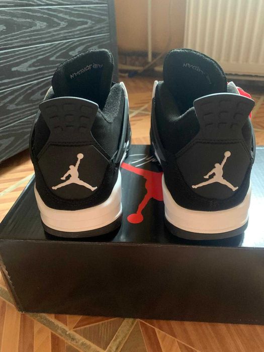 jordan 4 white thunder 40-45