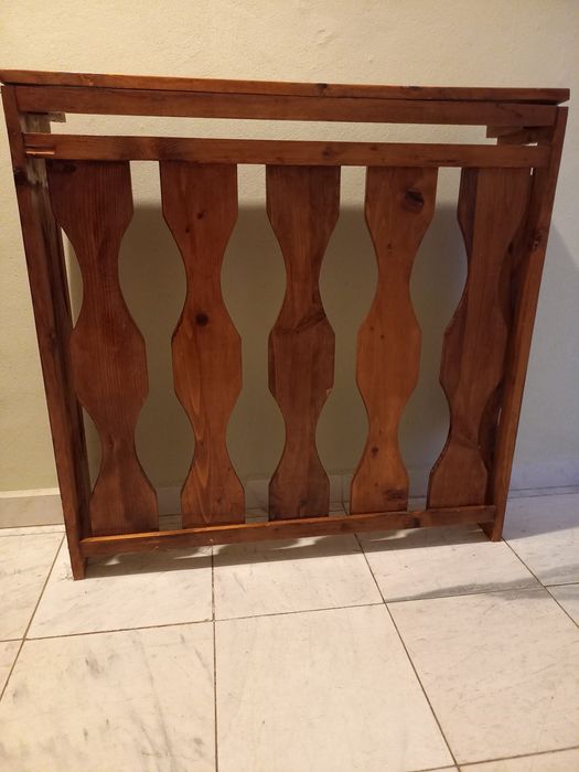 Продавам  решетка от дърво.