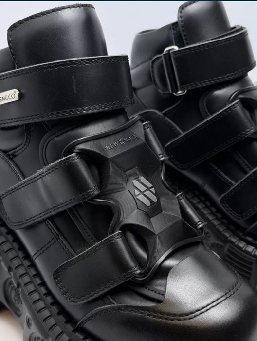 Новые ботинки и кроссовки