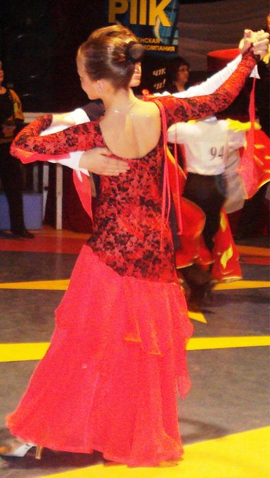 Платье для бальных танцев