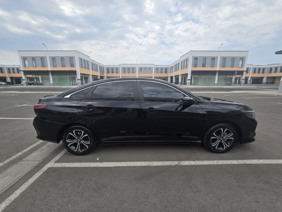Honda Krayder kafoloti bilan