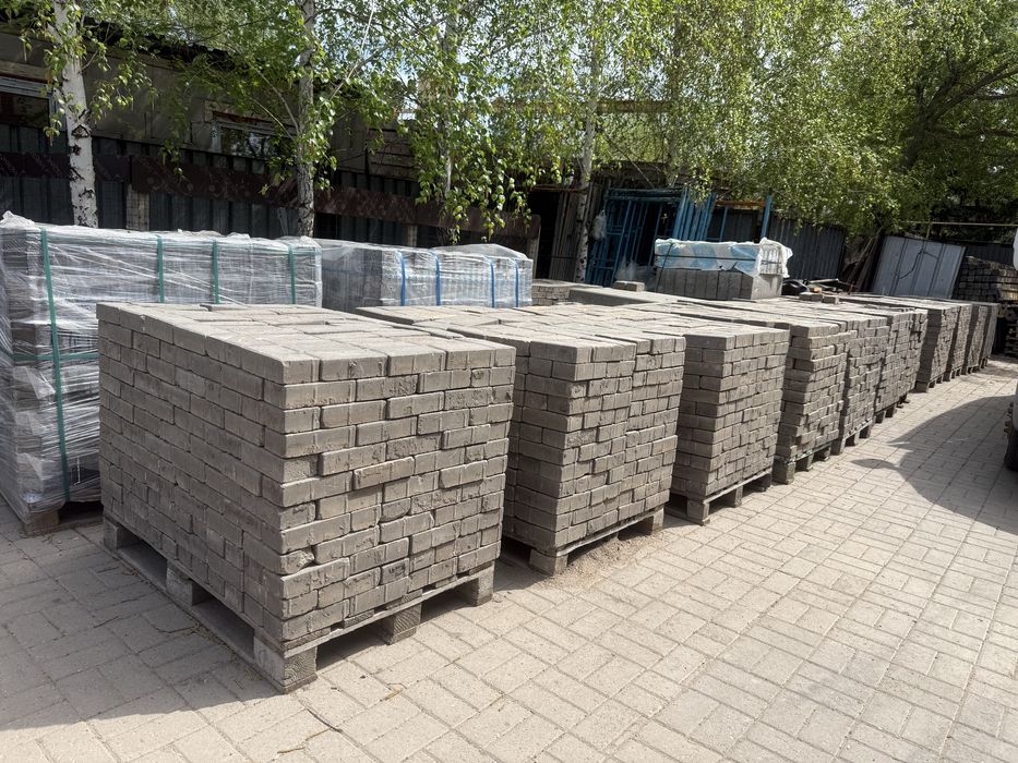Продам БУ брусчатки, размеры 20х10х0.6
