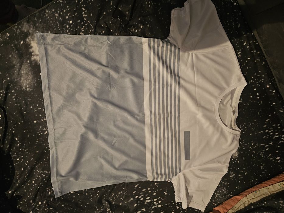 Продам новые футболки