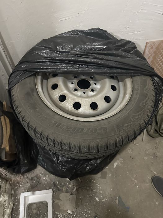 Продам зимний комплект колес на R14