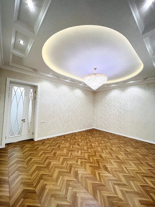 Шикарный ховли сотилади!!!
Изза узумзор махалла 
Майдони 2.5 сотих 3 у