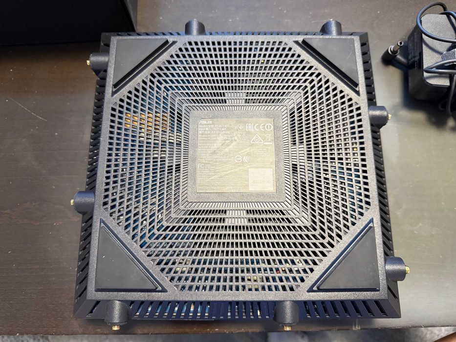 Трибандов Безжичен рутер 802.11ac ASUS RT-AC5300 Freetomato OpenSource