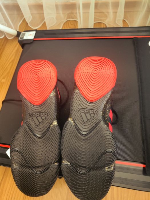 Чисто нови маратонки Adidas