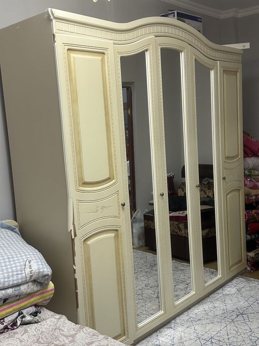 Спальный гарнитур