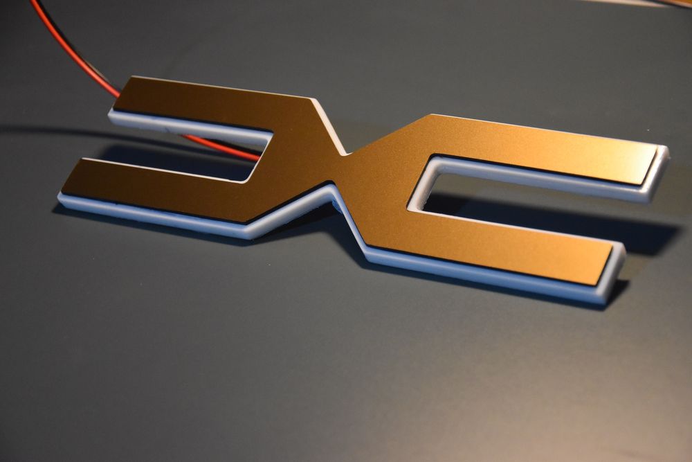 Sigla luminoasa Dacia