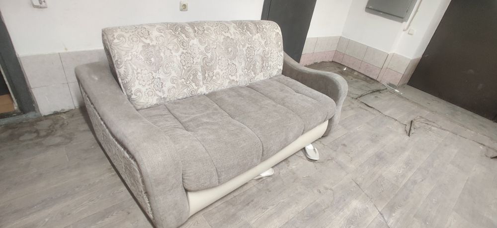 Продам диван срочно