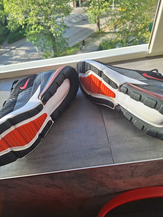 Маратонки Nike AIR MAX 270 45 номер